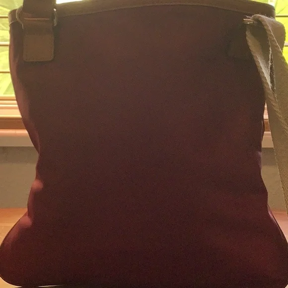 Elegant Burgundy Crossbody Bag - Picture 4 of 13